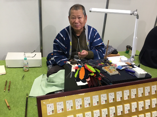 Kazutsugu Fujiwara tying Banshu Kebari, used for Ayu fishing